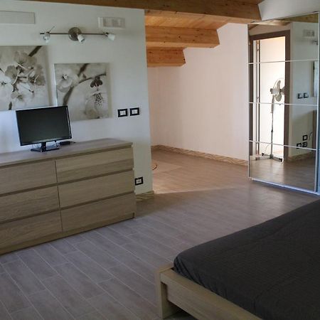 Appartamento Le Tre Palme Frigintini Phòng bức ảnh