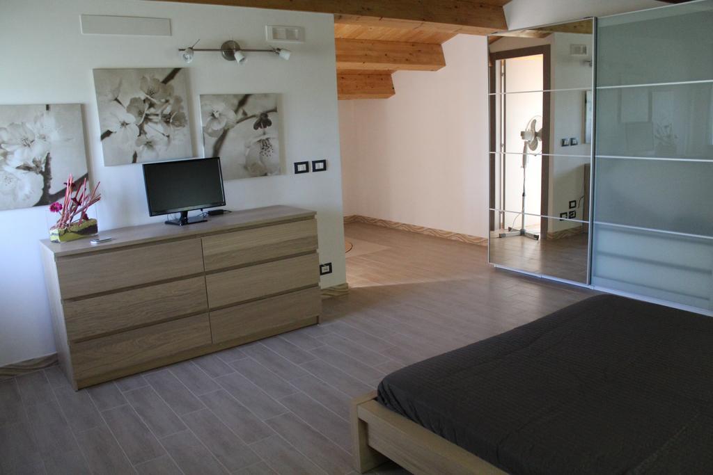 Appartamento Le Tre Palme Frigintini Phòng bức ảnh